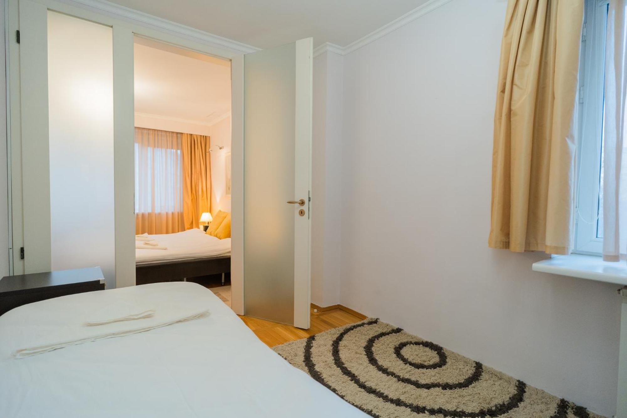 Classic Stay Next To Victoriei Avenue Bucureşti Exterior foto